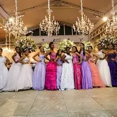 “Sonho de Menina” emocionou debutantes e familiares